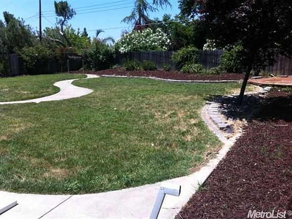 3rd image of 5611 Bretmoor Dr