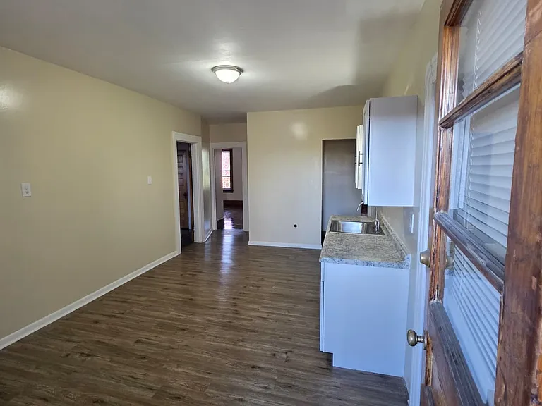 462 Maple Franklin St #3R — Photo 1