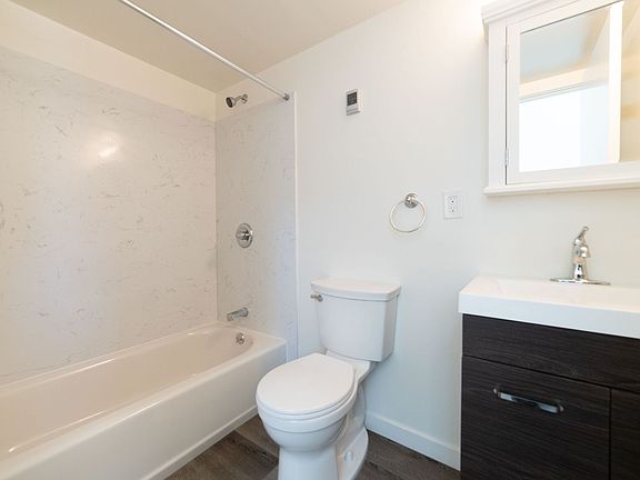 5th image of 530 24th St #517