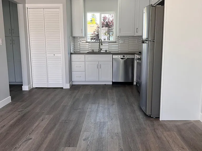 534 N Florence St — Photo 2