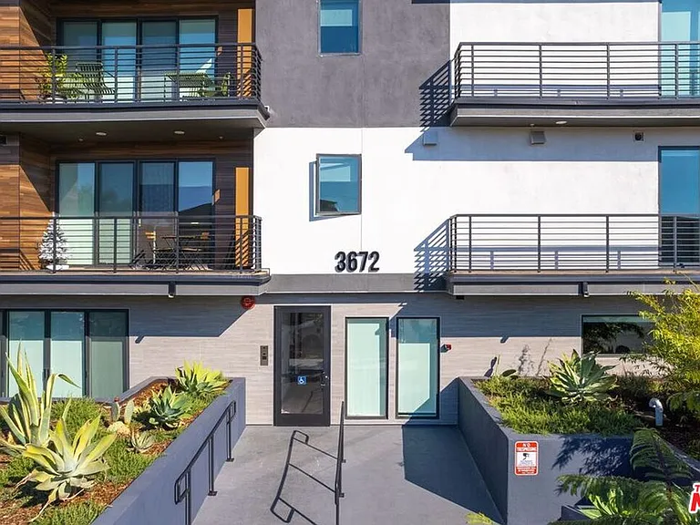 3672 Jasmine Ave #303 — Photo 3