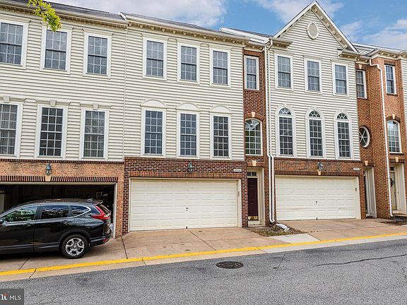 3rd image of 9086 Tanyard Ln