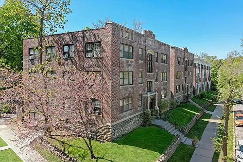 Valentine Place Apartments Photo 1