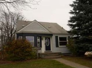 5810 Belton St, Garden City, MI 48135