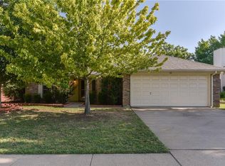 30 Vermont Ave, Midlothian, TX 76065