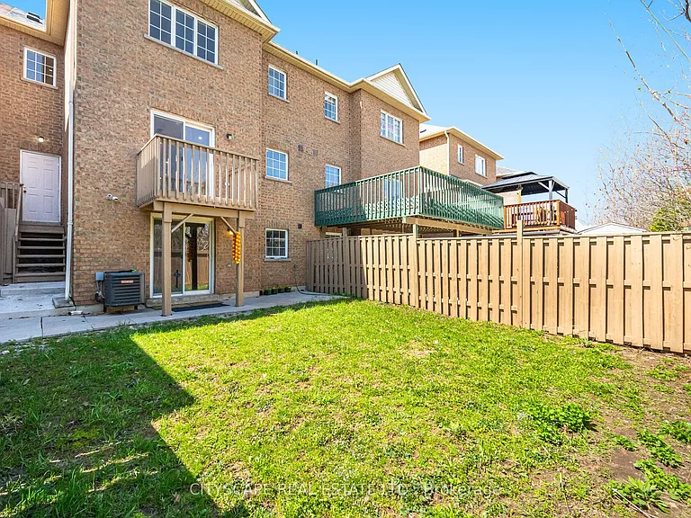 106 Tianalee Cres #UPPER — Photo 36