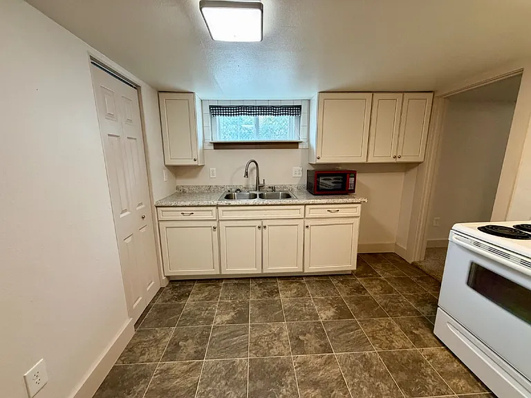 2715 1/2 House Ave — Photo 14