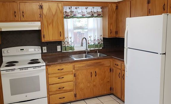2nd image of 2323 Alderson Ave APT 3