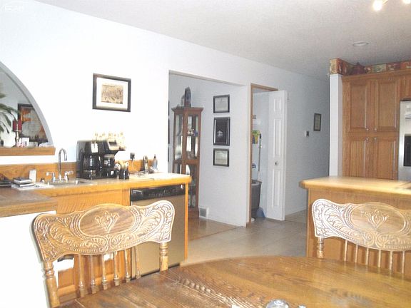 3rd image of 2284 Popplewood Ct