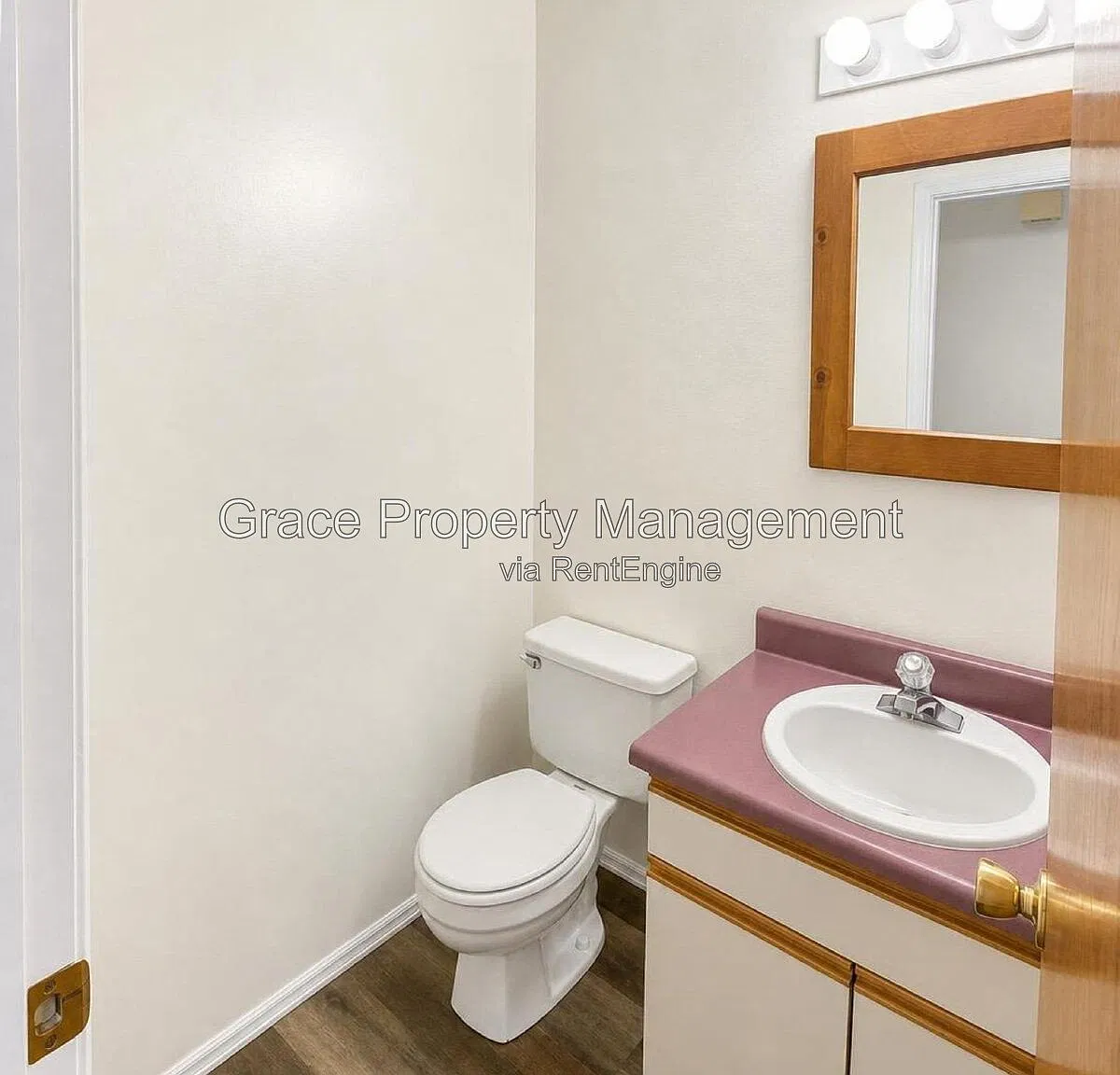 3 bed, 2.5 bath, 1450 sqft, $3,235 — Photo 4