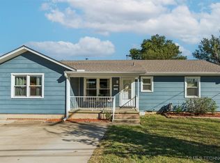 1216 N Sioux Ave, Claremore, OK 74017