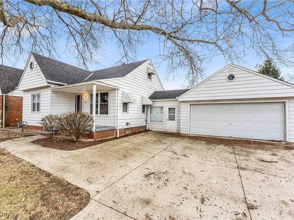 2813 Ingleside Dr, Parma, OH 44134