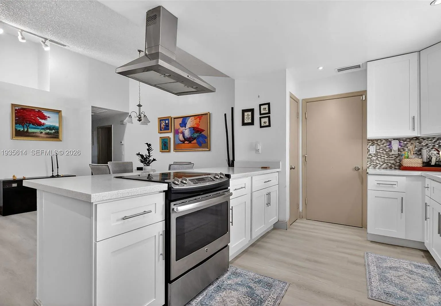 3 bed, 2.0 bath, $3,400 — Photo 1