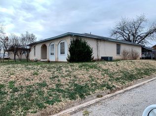 411 W Louisiana Ave, Sweetwater, TX 79556