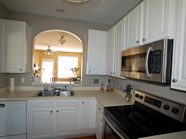 405 Hamlet Park Dr #1 — Photo 4