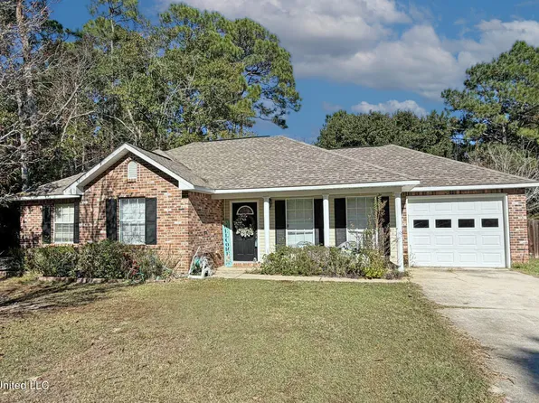 1324 Ash St, Ocean Springs, MS 39564