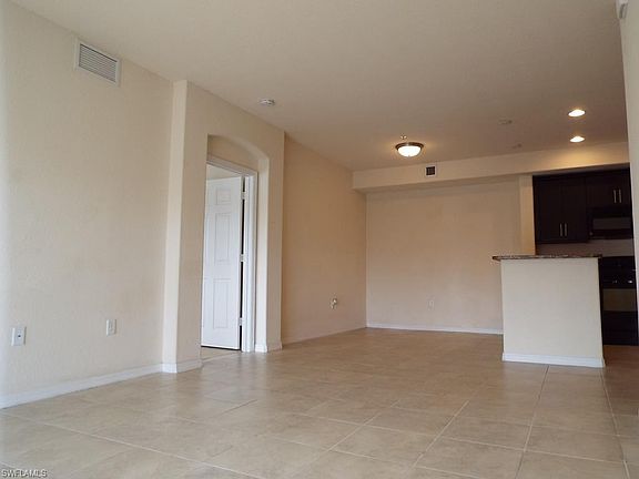 4th image of 13180 Bella Casa Cir Unit 274