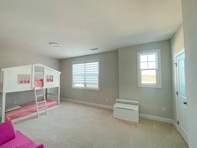 121 Sweet Briar Ln — Photo 10