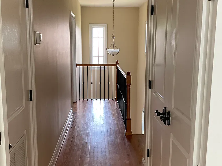 913 Wall St — Photo 13