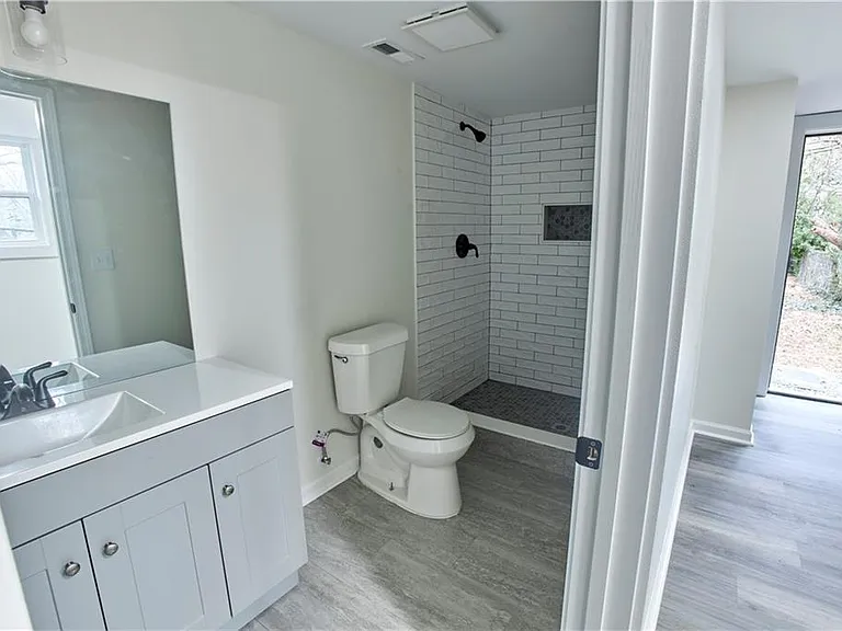 184 Scott St NW — Photo 21