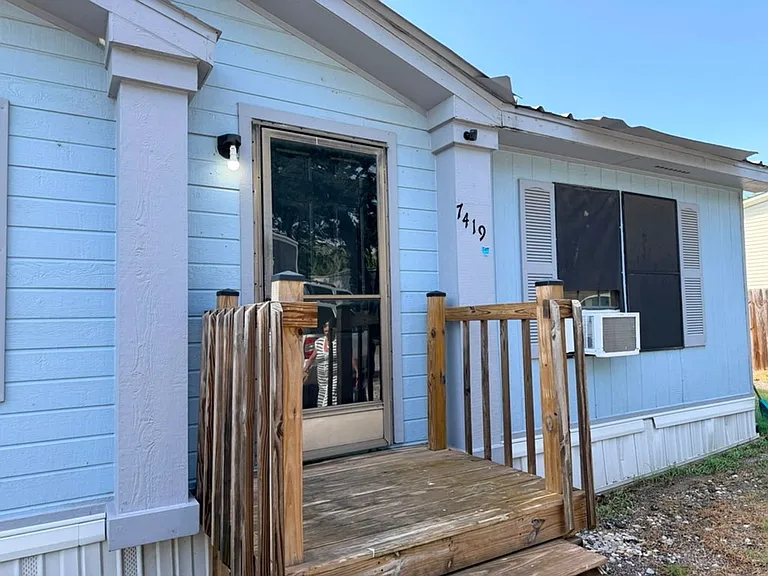 7415 Remington Rd — Photo 3