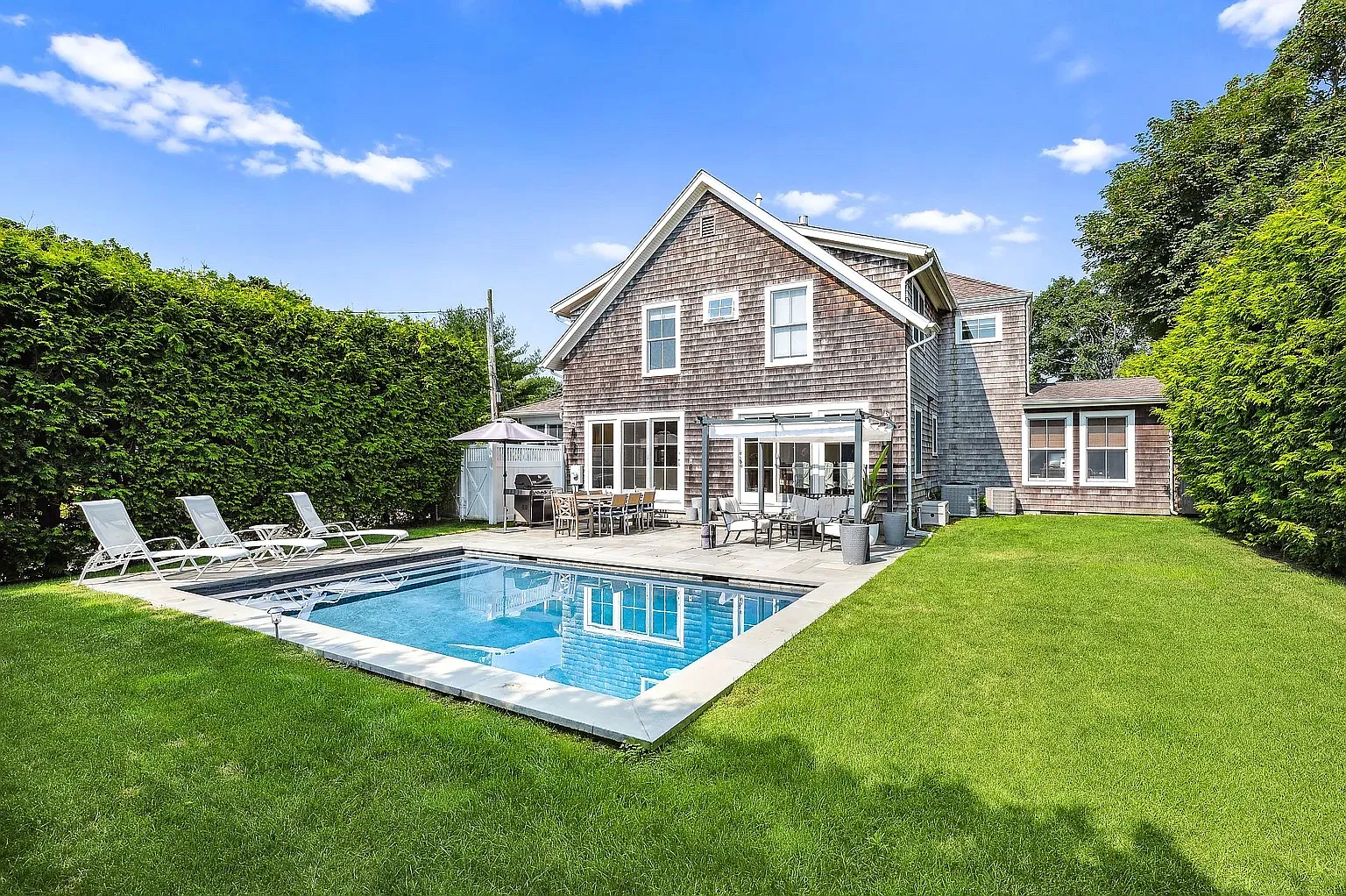 Serene Southampton Village Retreat — Photo 3