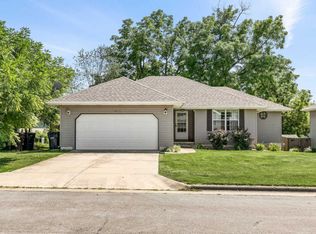 3044 W Knob Hill St, Springfield, MO 65810