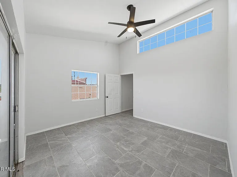 821 Los Lagos Way #B — Photo 18