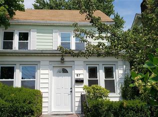 67 Forest Row, Great Neck, NY 11024