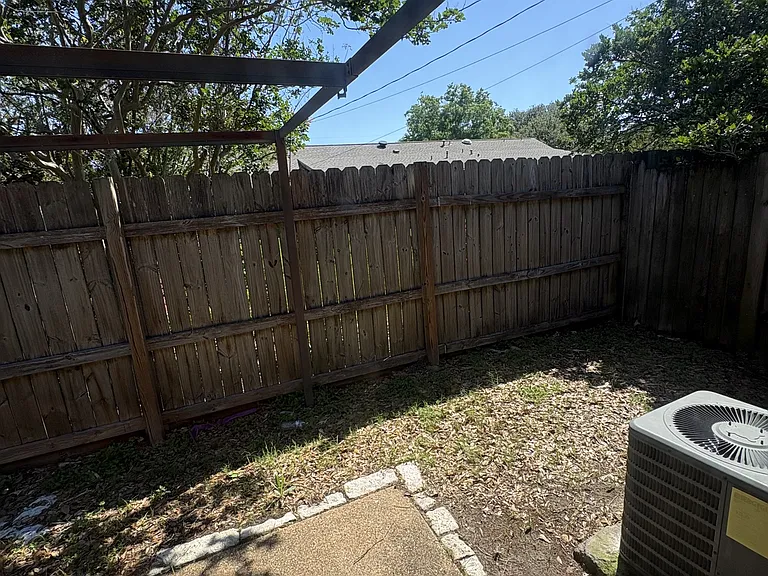 6255 Warren St #F — Photo 8