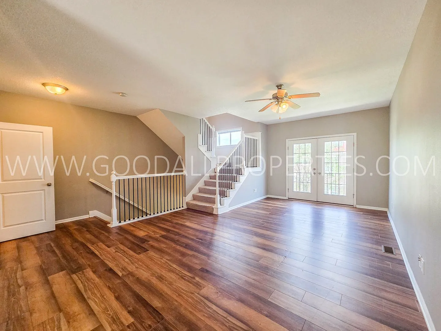 $100 Off First 6 Months! Waukee Schools Townhome with 2-Car Garage — Photo 2