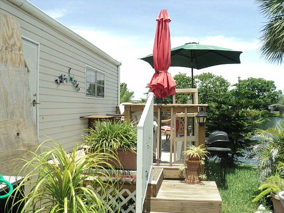 4th image of 3160 SW 51st Ave