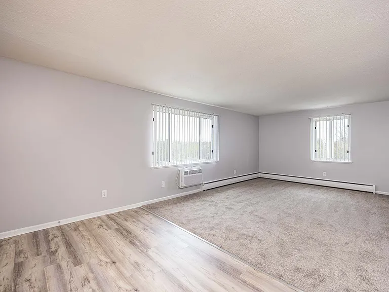 Highland Bay Apartments — Photo 5