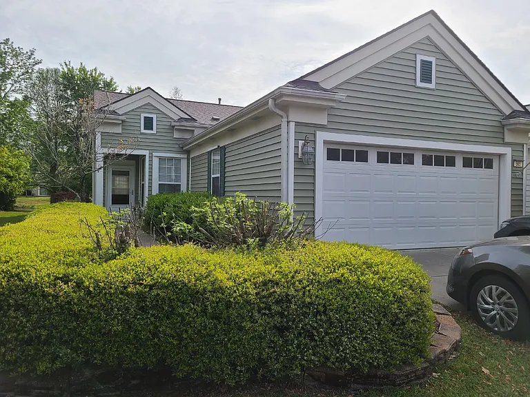 565 Colonel Thomas Heyward Rd — Photo 1