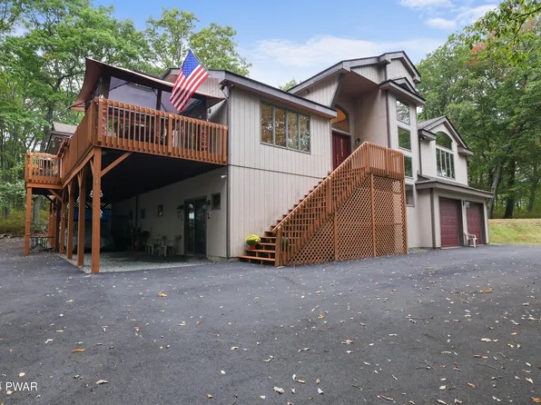 100 Remuda Dr, Hawley, PA 18428