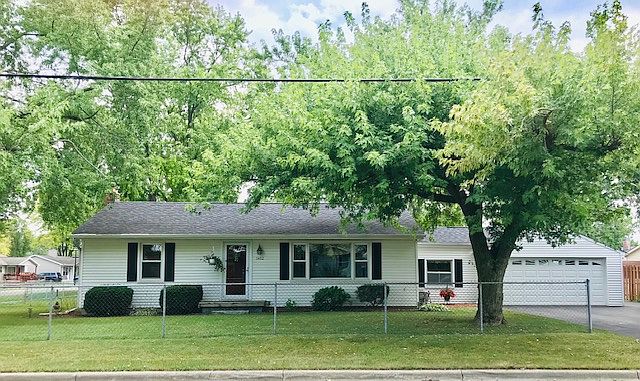 2nd image of 1462 Parkwood Ave