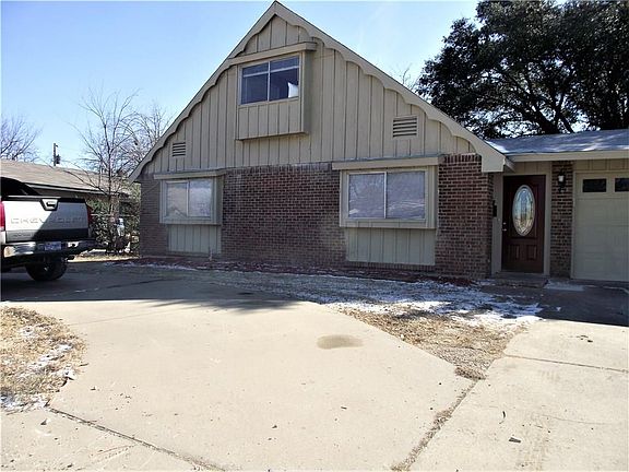 3rd image of 2410 Lakeland Dr