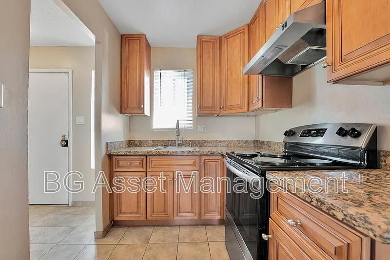 2 bed, 1.5 bath, 1026 sqft, $1,750 — Photo 4