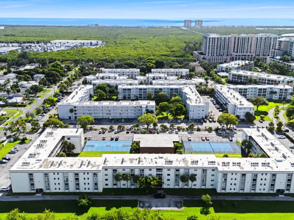 500 NE 2nd St APT 114, Dania, FL 33004