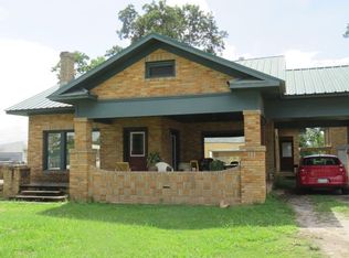 702 E Jackson St El Campo, El Campo, TX 77043