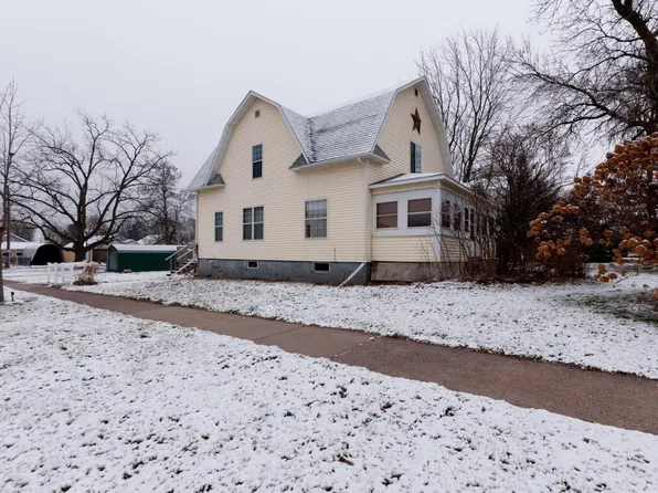 120 S 8th St, Cornell, WI 54732