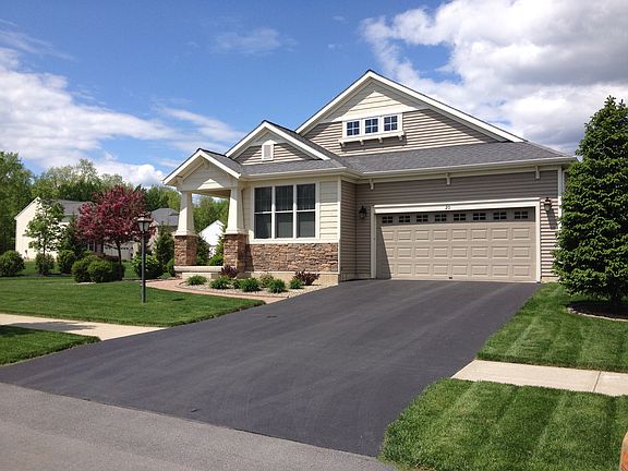 3rd image of 20 Lindenwood Dr
