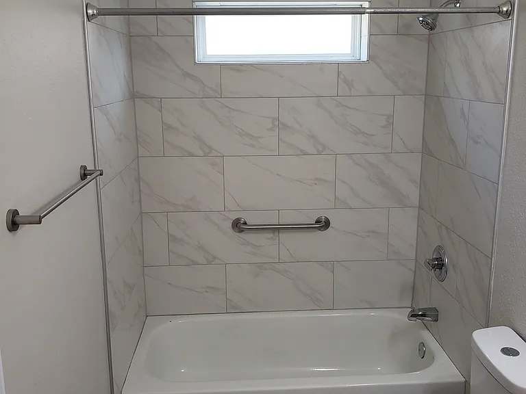 2697 Poplar Dr — Photo 11
