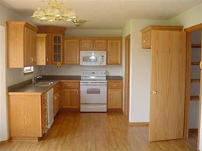 Kitchen - Walk-in Pantry