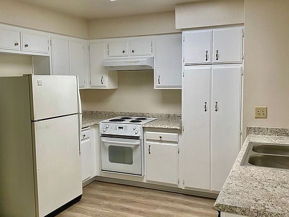 2nd image of 3569 Pearblossom Ave
