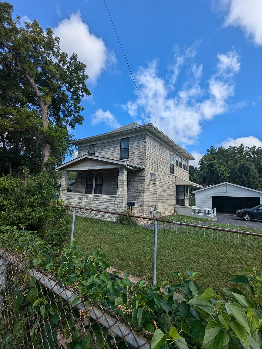 5401 Heege Rd photo 1