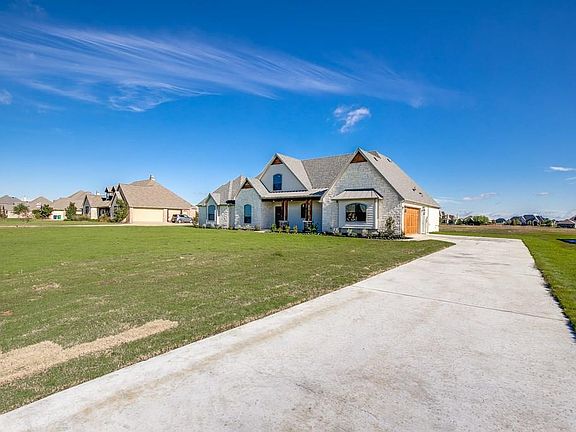 3rd image of 2605 Wincrest Dr