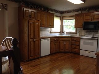 4th image of 10219 Longwood Ct