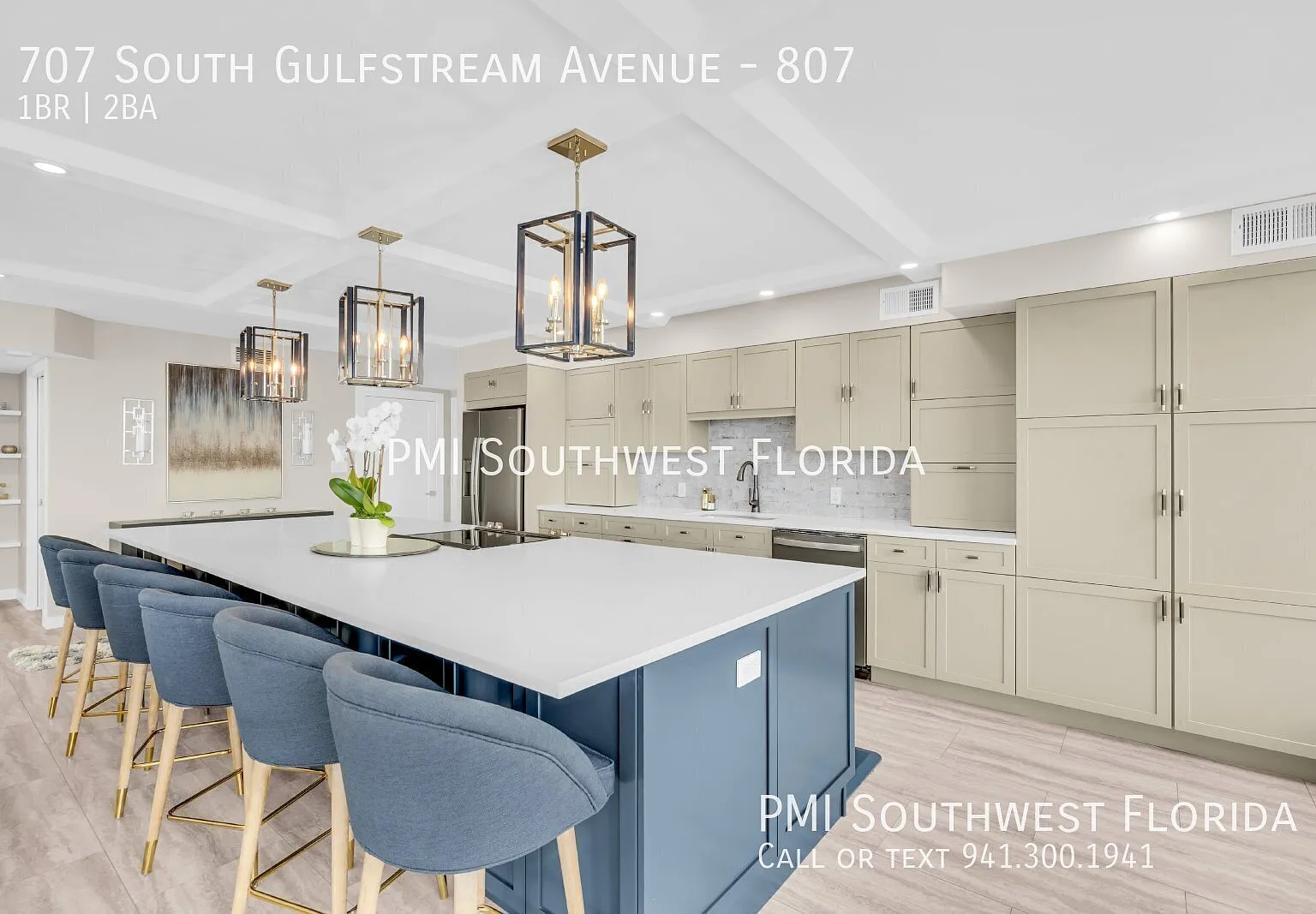 1BR / 2BA Condo (fully furnished) The Essex House, Bayfront, Downtown Sarasota — Photo 4