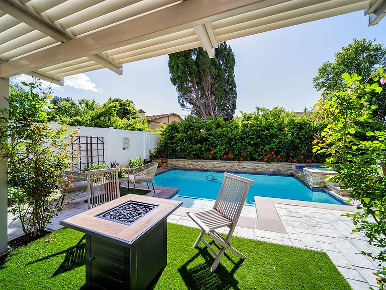25685 Lupita Dr — Photo 29